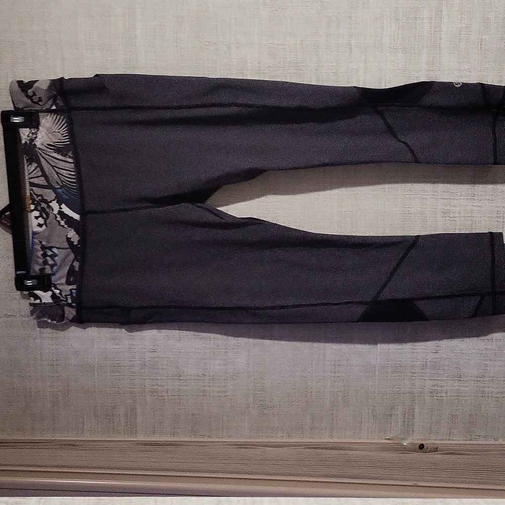 Lululemon Capris"